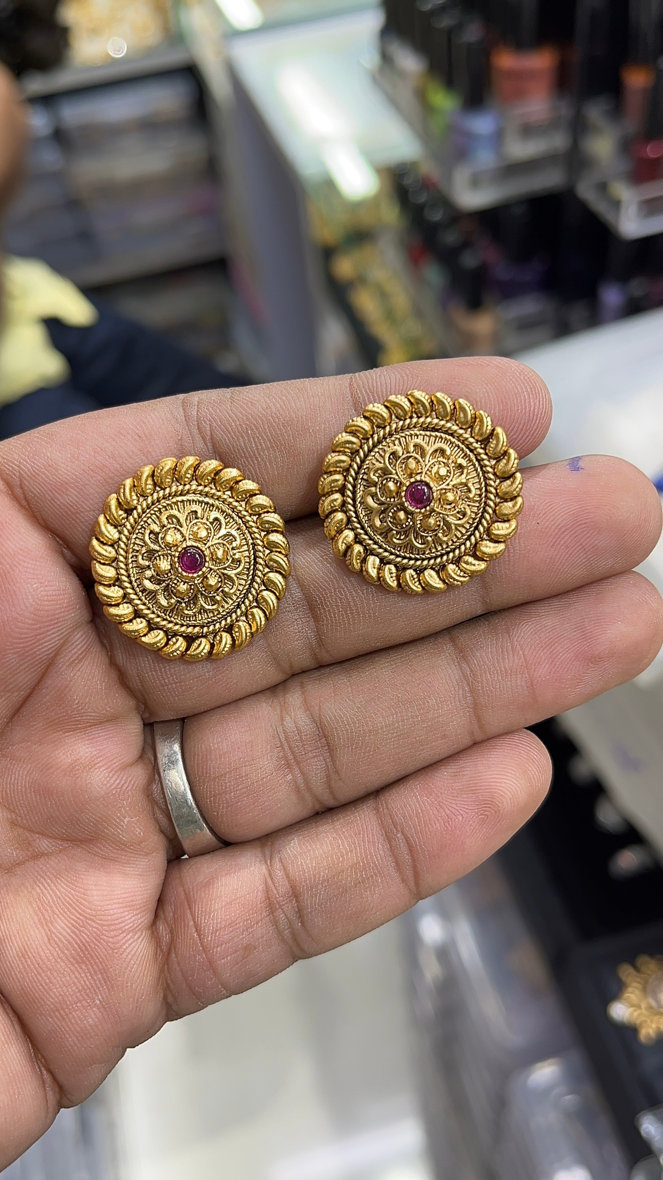 Ria Antique Designer studs