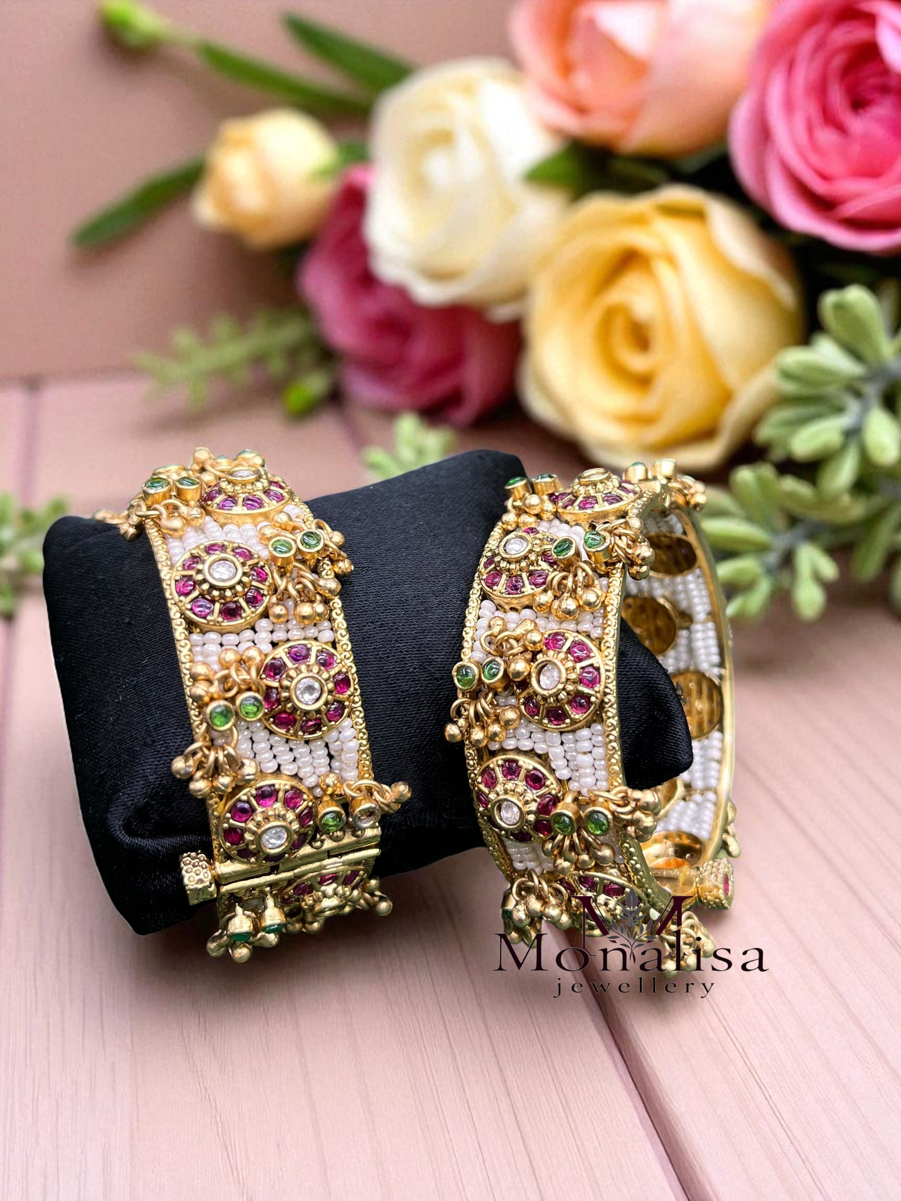 Suja Antique Designer Bangle