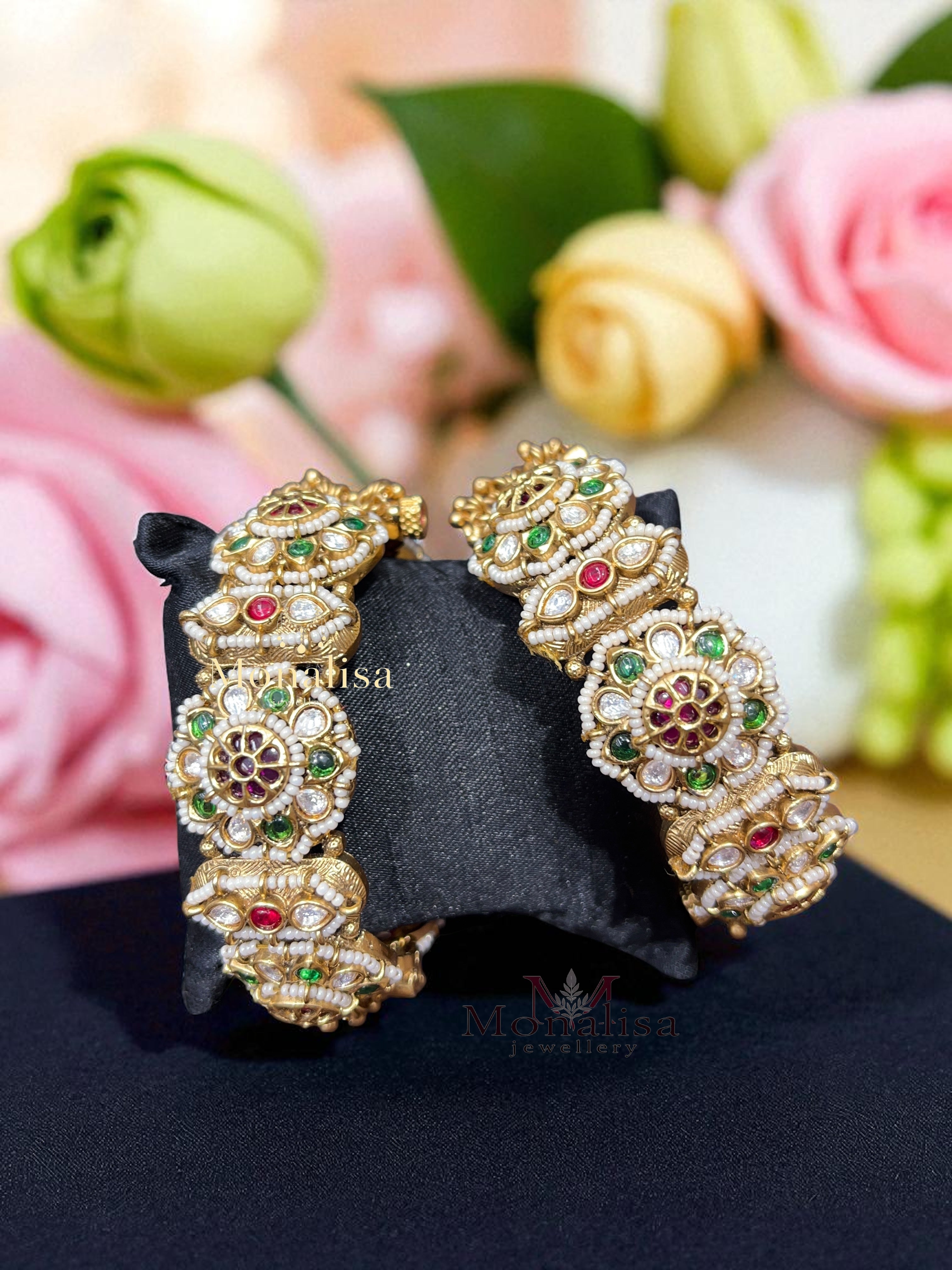 Anaaira Antique Designer Bangle