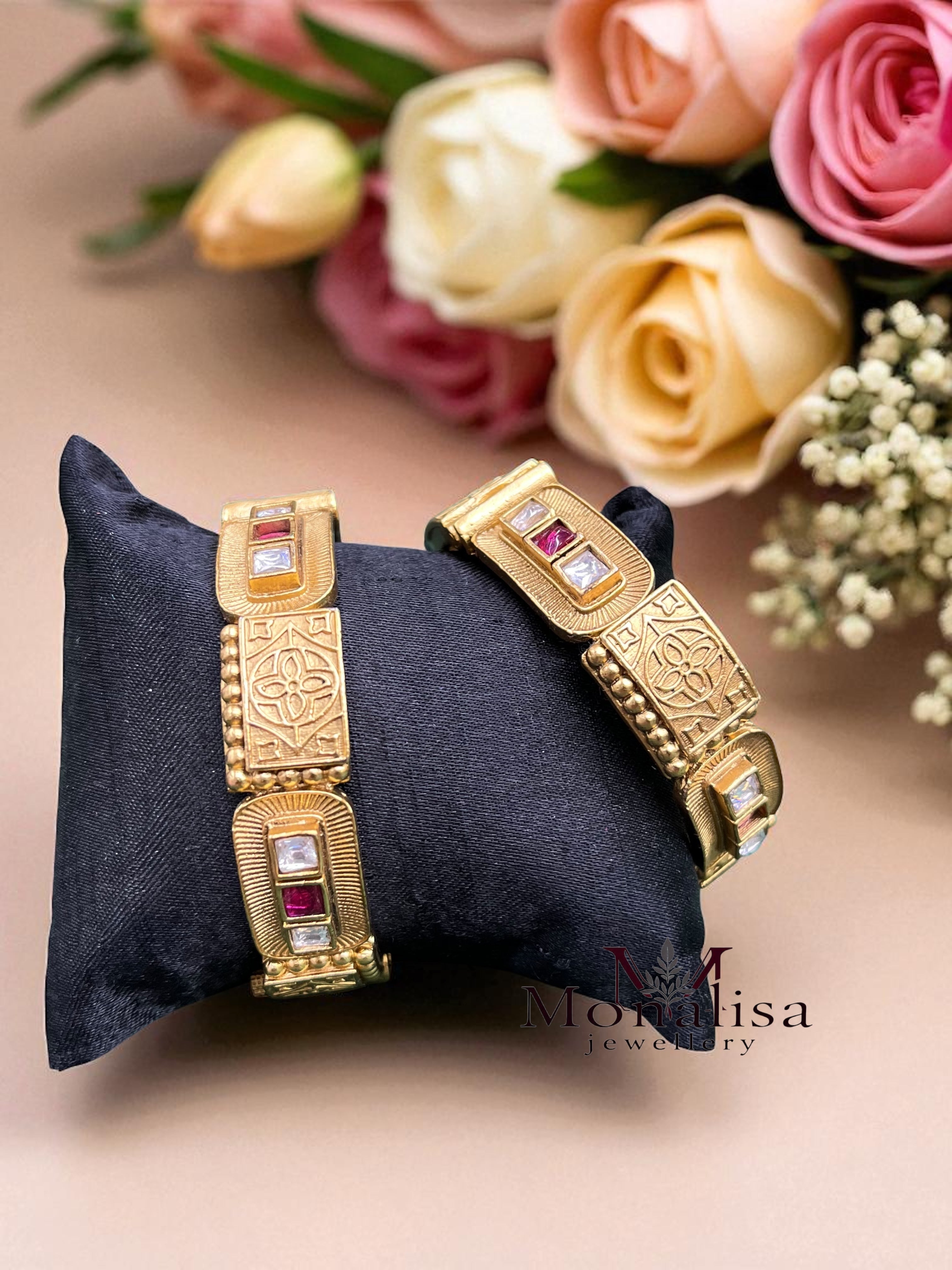 Keshvi Antique Designer Bangle