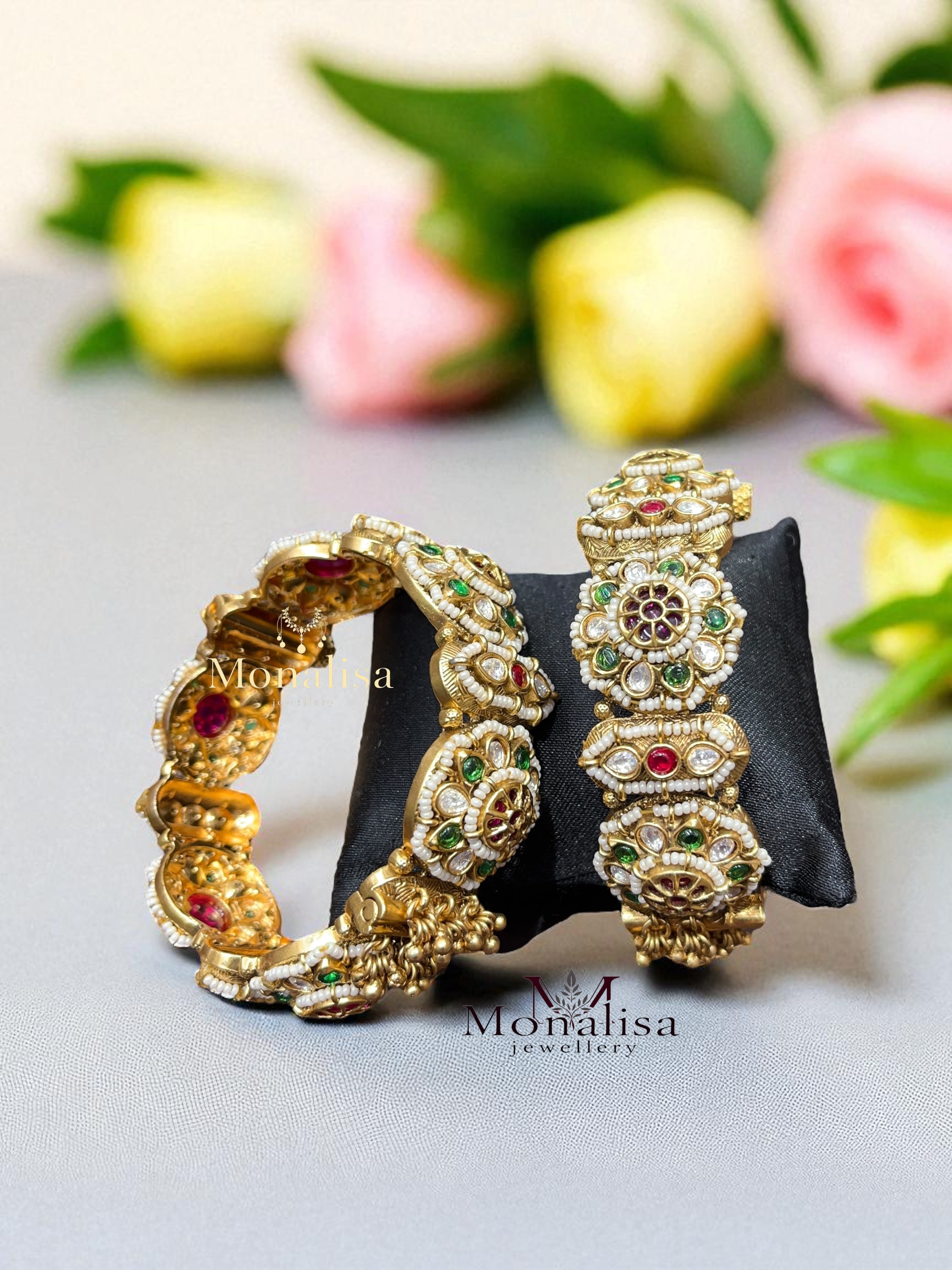 Anaaira Antique Designer Bangle