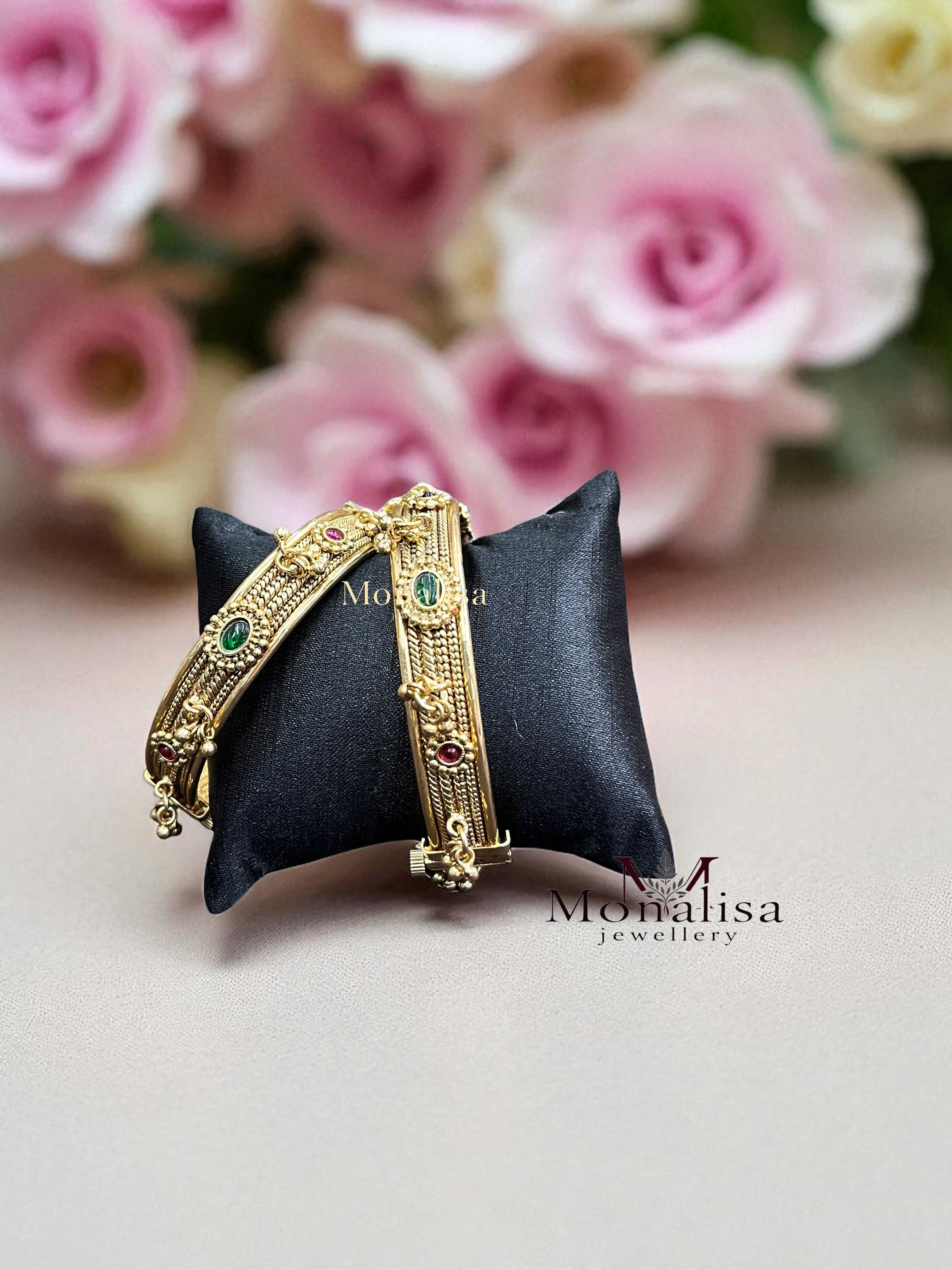 Bonsari Antique Designer Bangle
