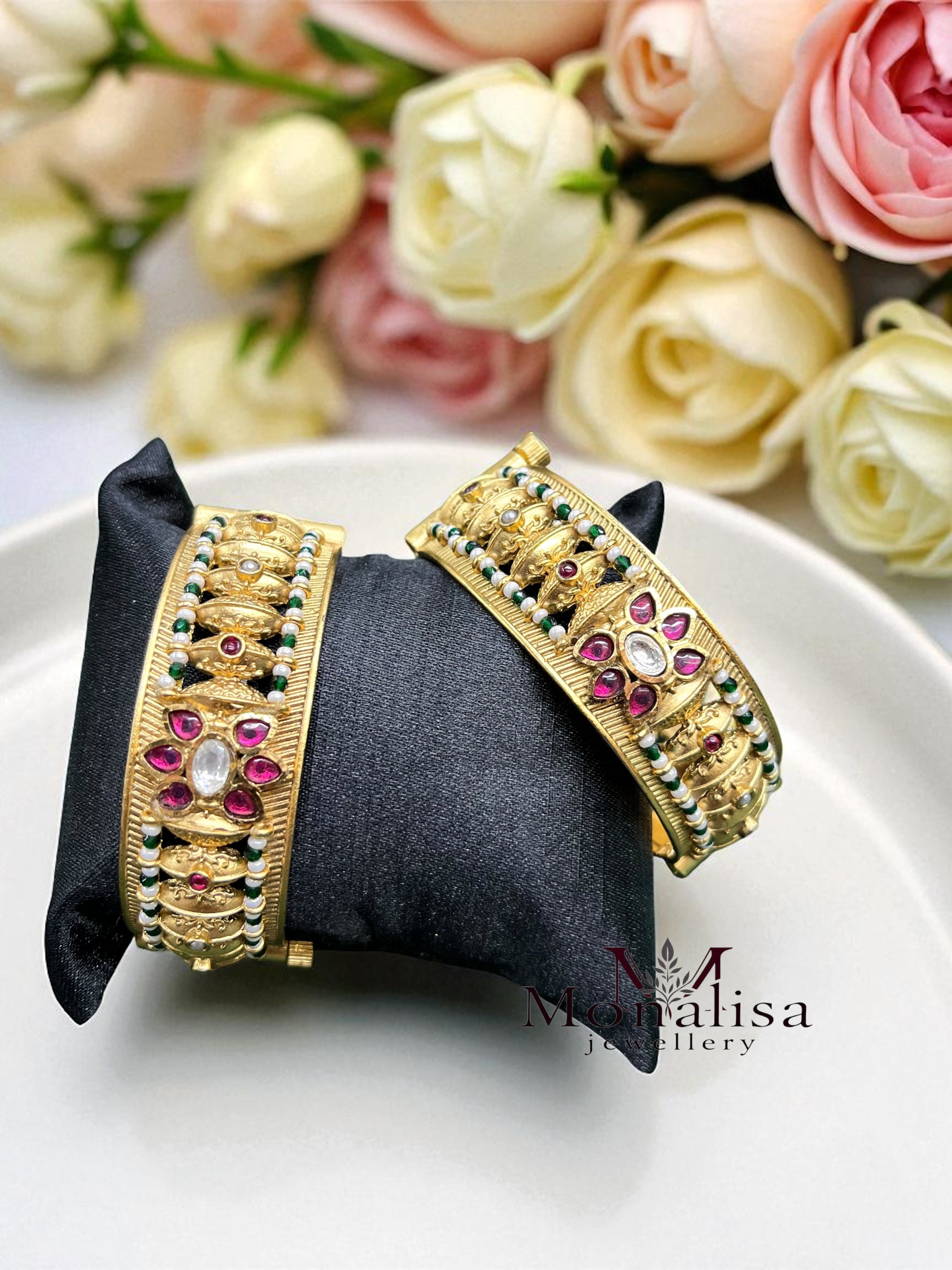 Nisa Antique Designer Bangle