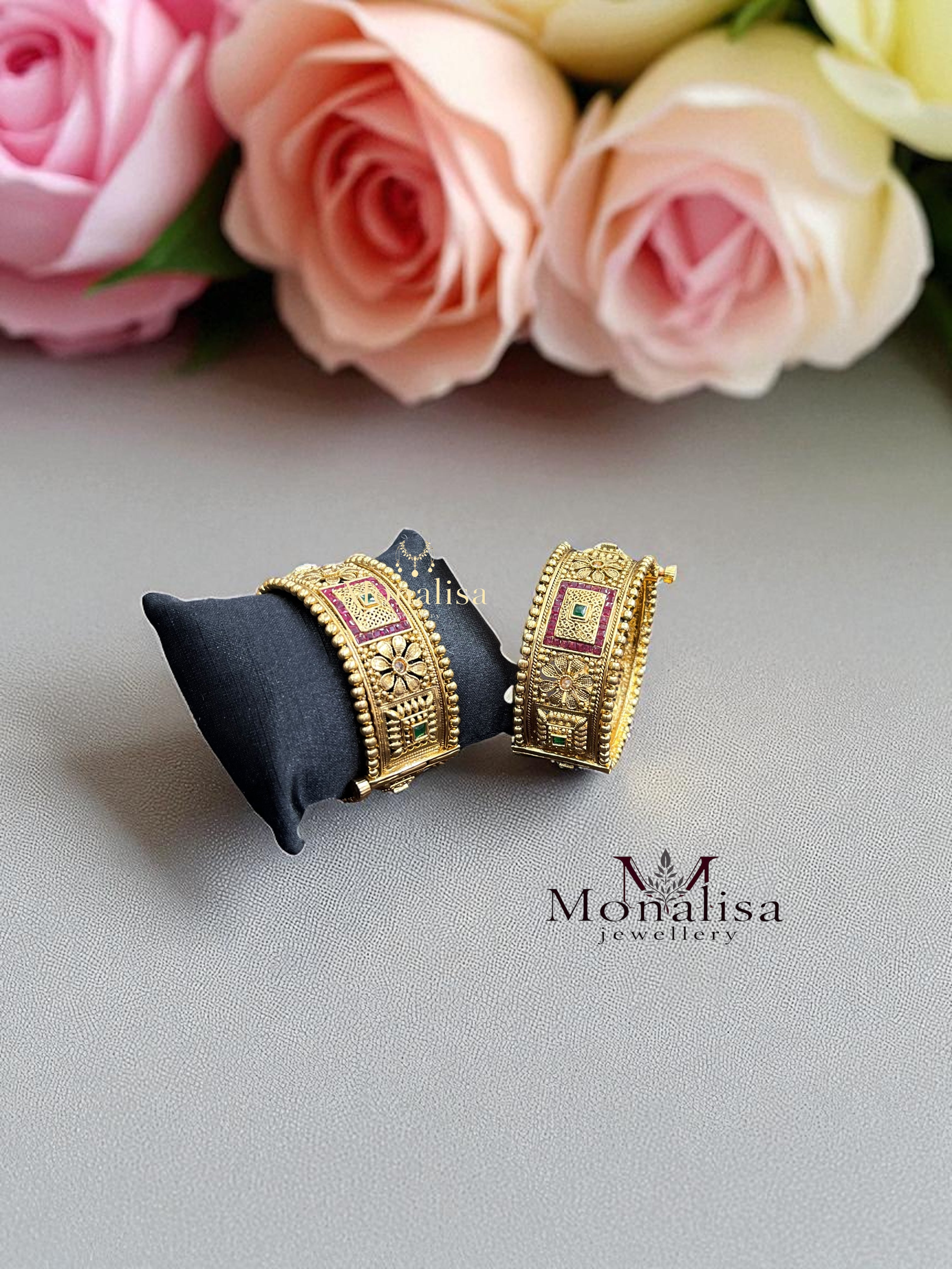 Deepshika Antique Designer Bangle