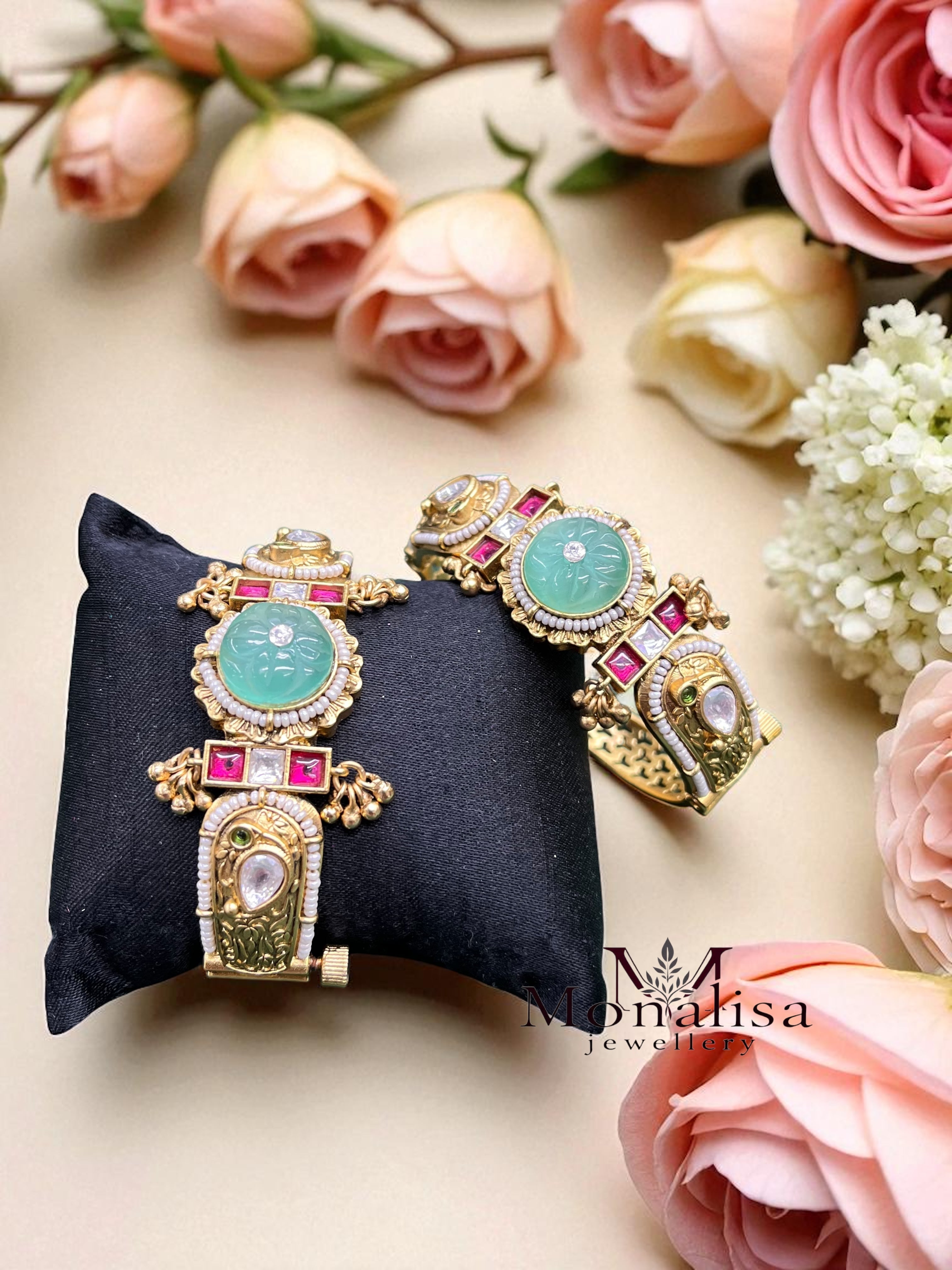 Jiva Antique Designer Bangle