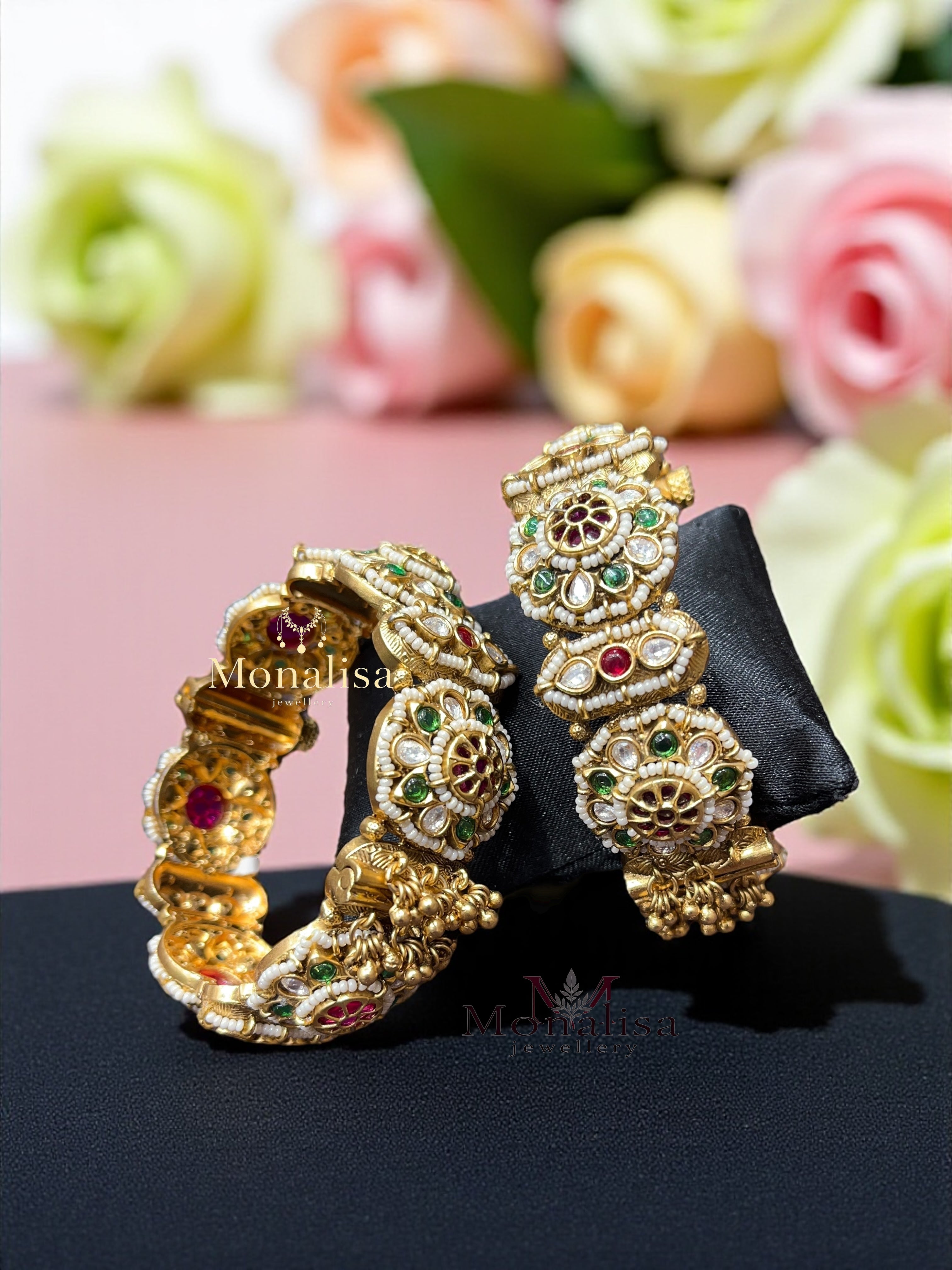 Anaaira Antique Designer Bangle