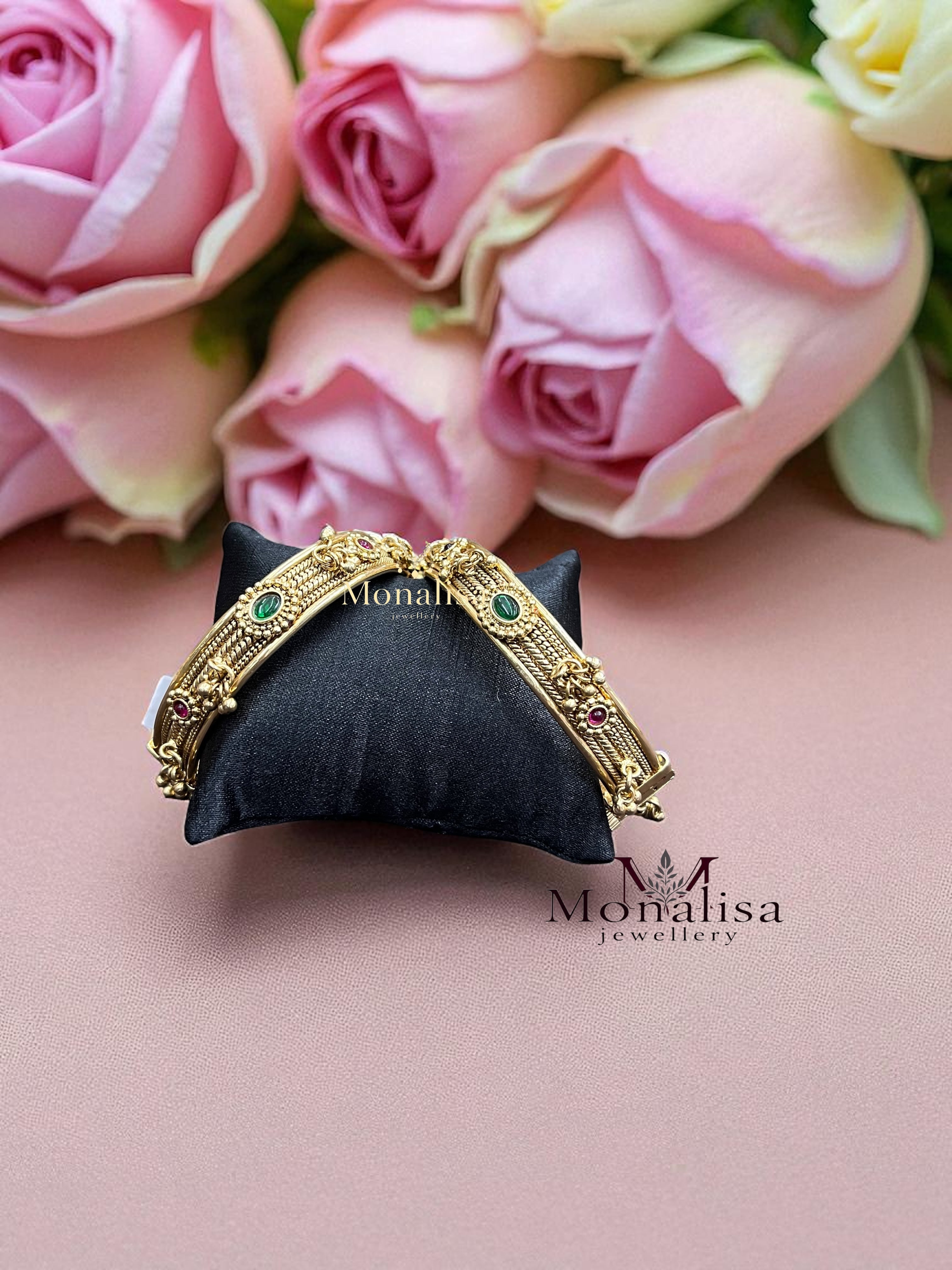 Bonsari Antique Designer Bangle
