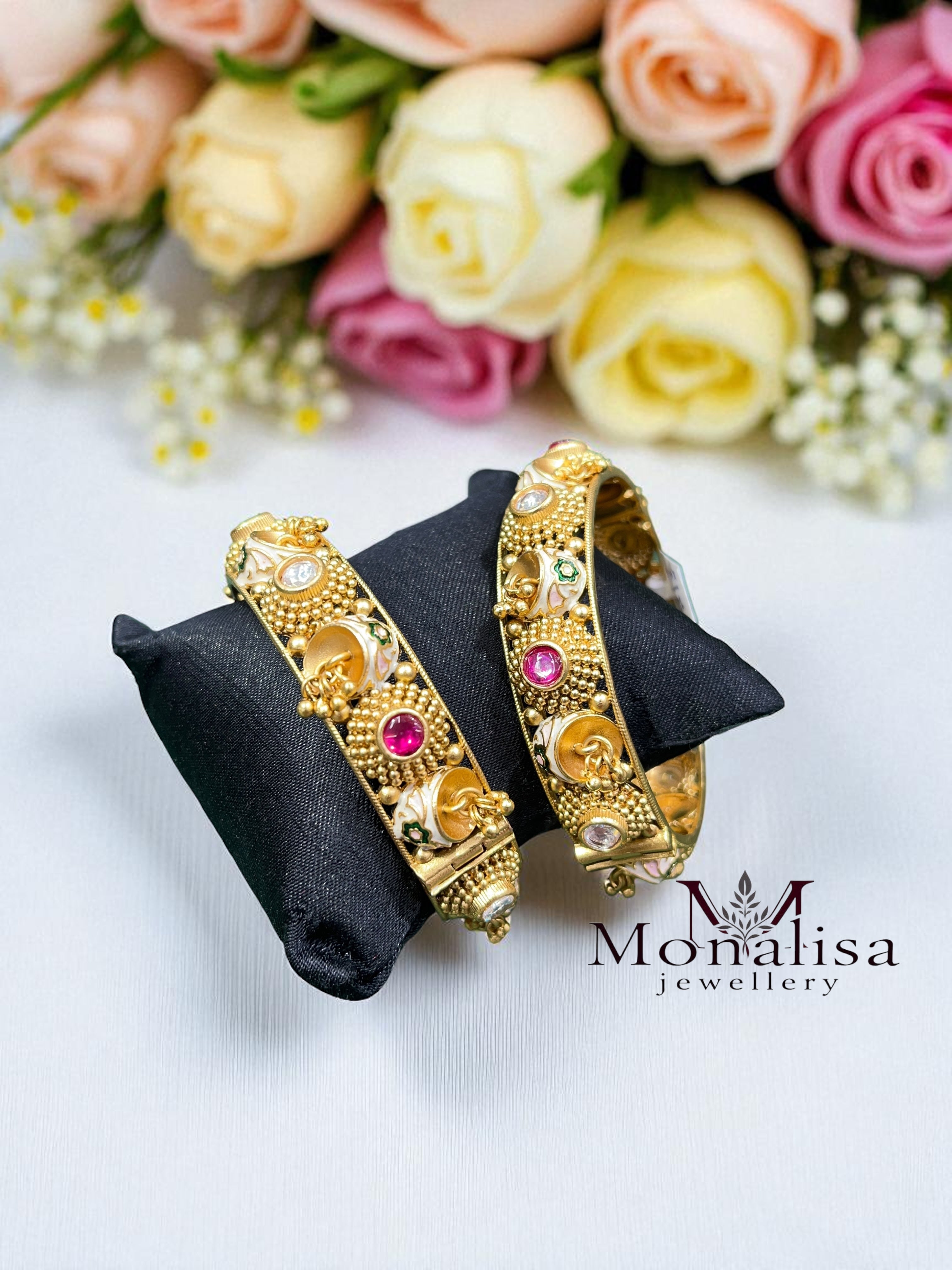 Aaryan Antique Designer Bangles