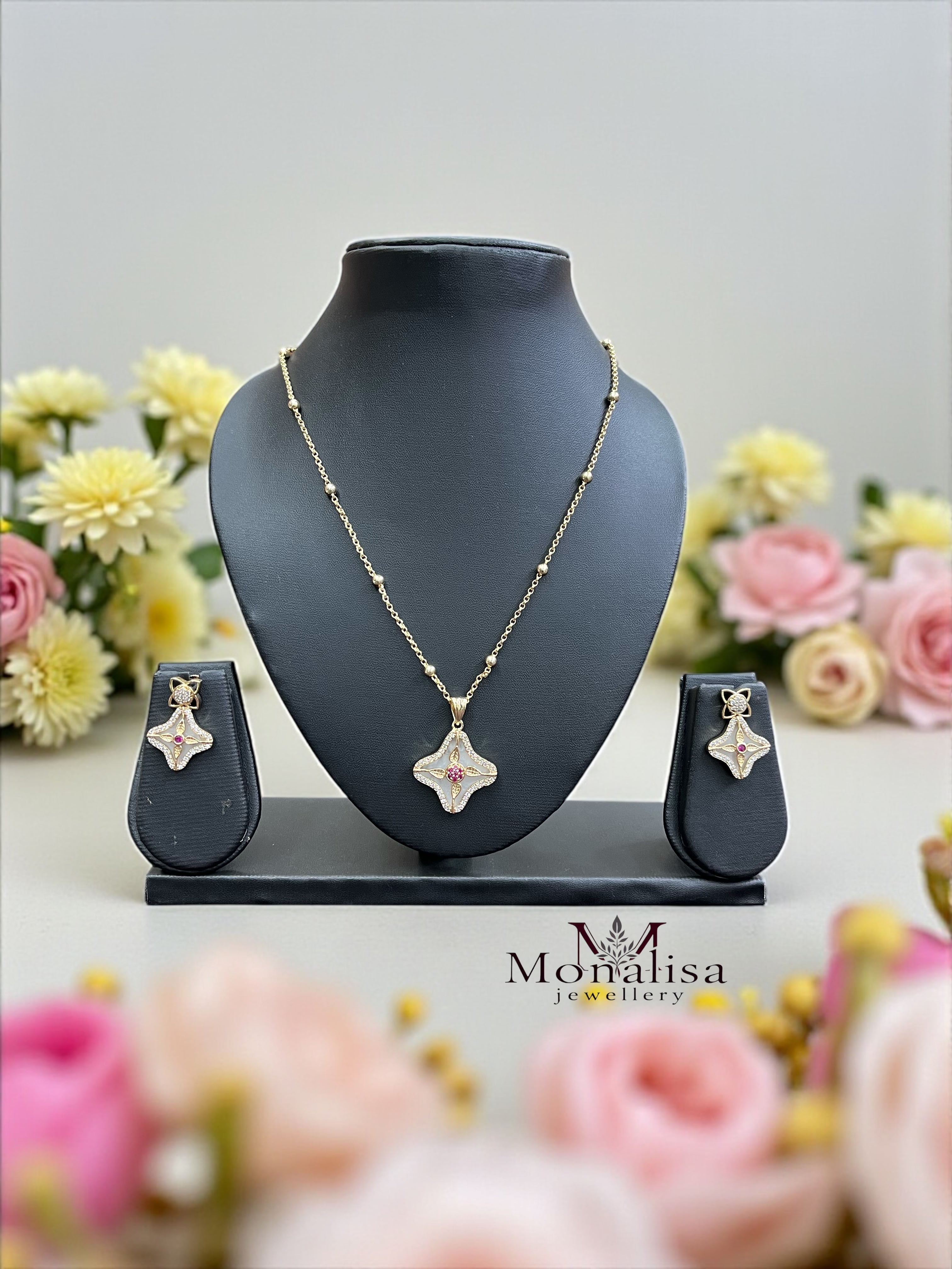Pendant sets