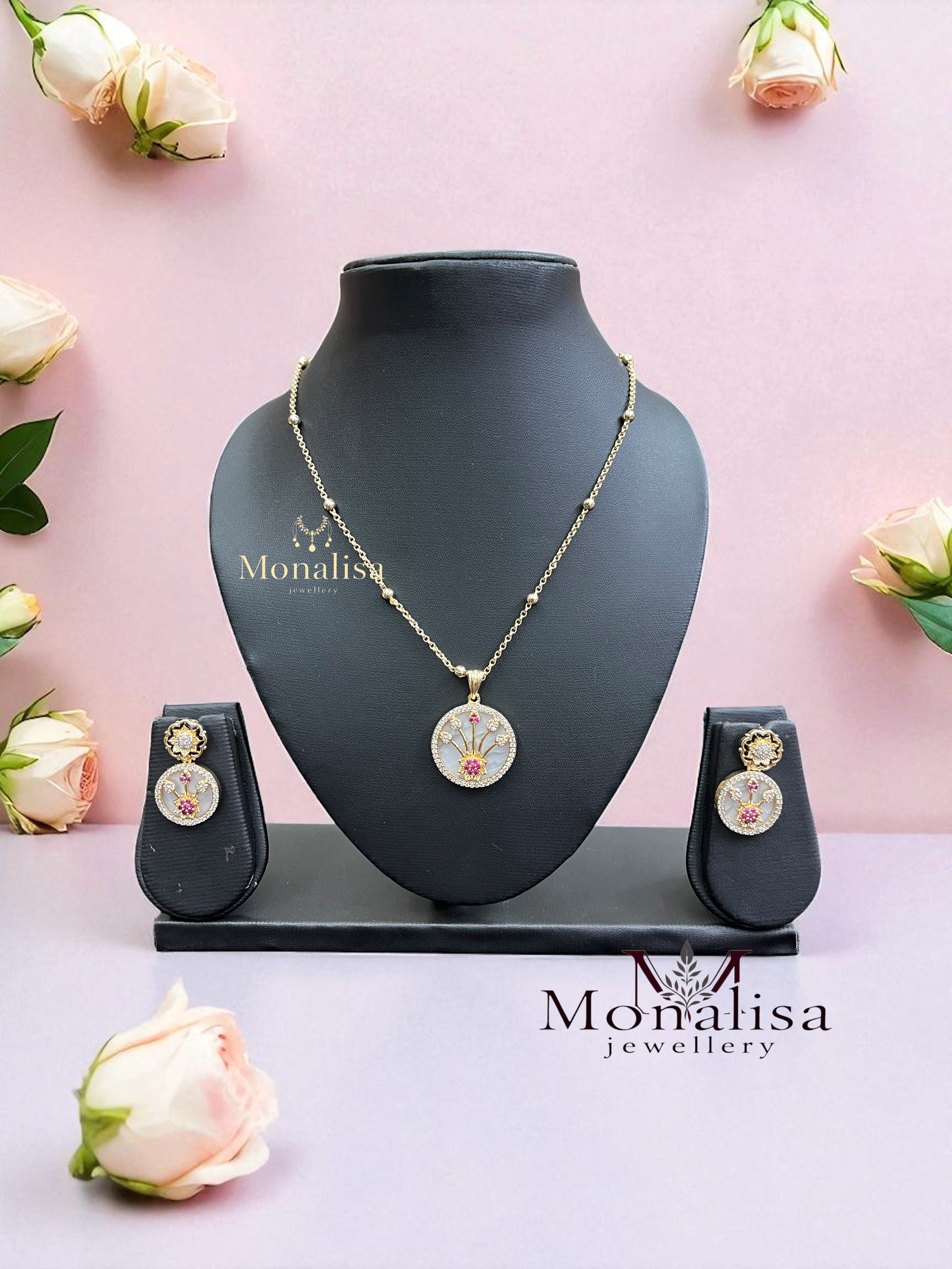 M.O.P Vaski Pendant Set